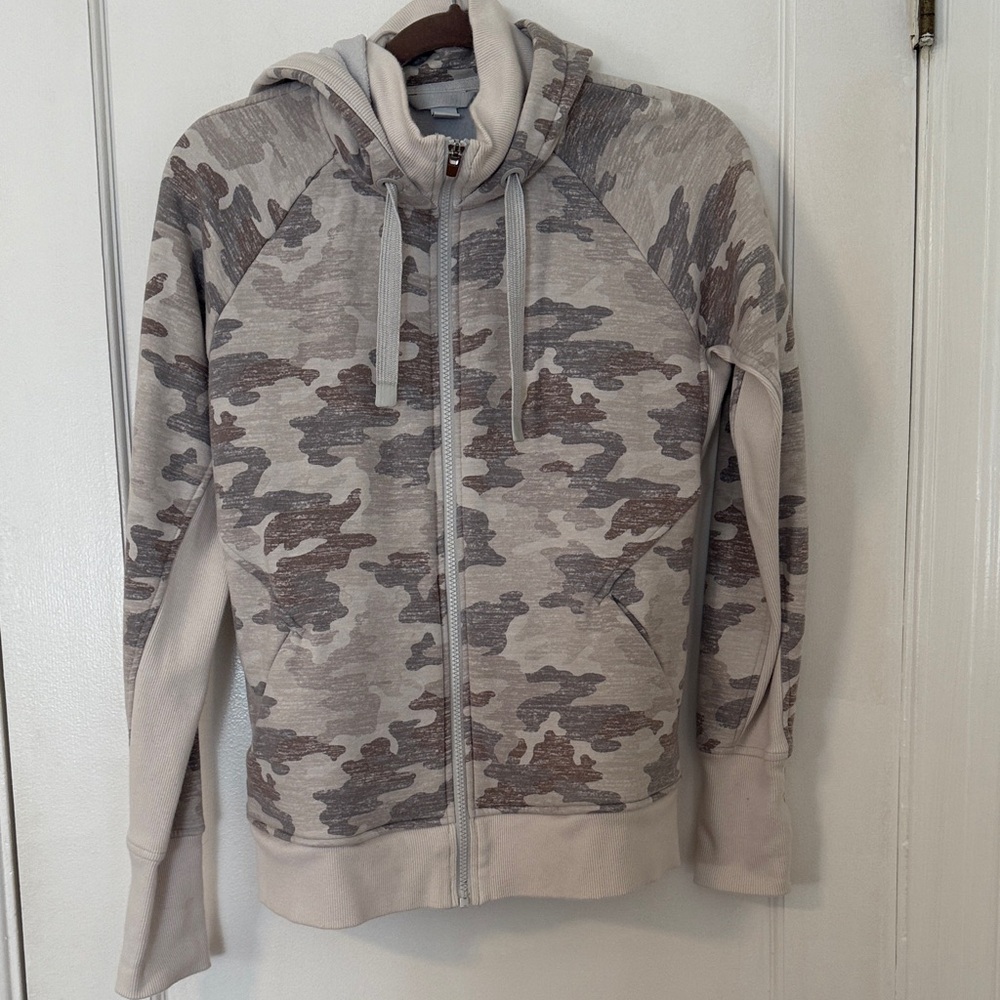 ATHLETA Triumph Camouflage Zip-Up Hoodie, Medium
